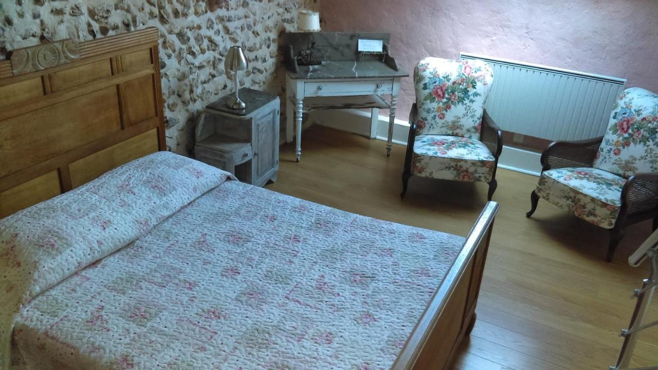 Bed and Breakfast Les 3 Roses Villeneuve-sur-Yonne Zewnętrze zdjęcie